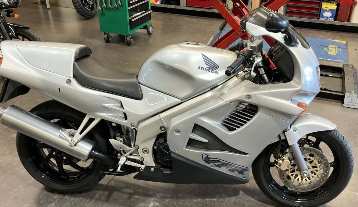 HONDA VFR 750 